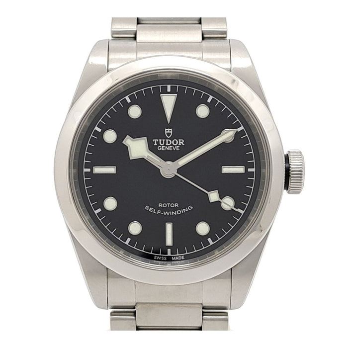 TUDOR 
Black Bay 
Avec boîte et garantie