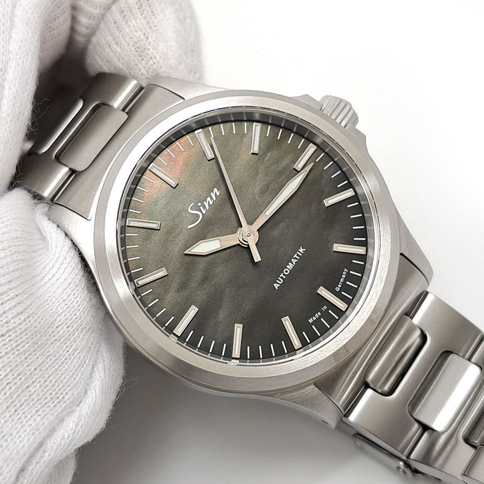 Sinn 
556.I.Perlmutt.S 
附盒及保卡