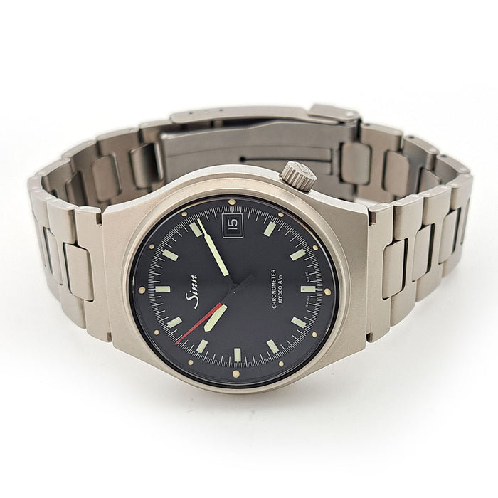Sinn 
244 チタン 80,000A/m Overhauled by Sinn 
箱ギャラ付