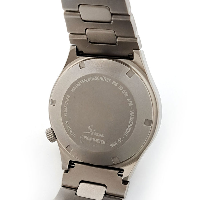 Sinn 
244 チタン 80,000A/m Overhauled by Sinn 
箱ギャラ付
