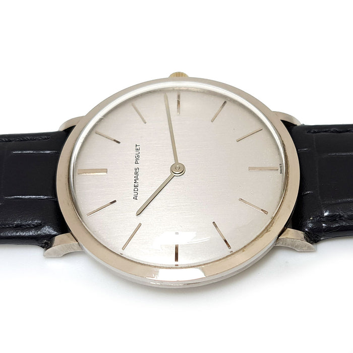 AUDEMARS PIGUET 
Round Cal.2090