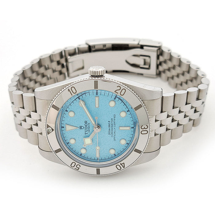 TUDOR 
Black Bay 54 Lagoon Blue 
Avec boîte et garantie