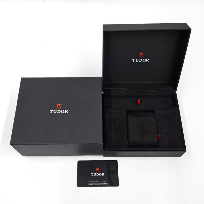 TUDOR 
Black Bay 54 Lagoon Blue 
Avec boîte et garantie