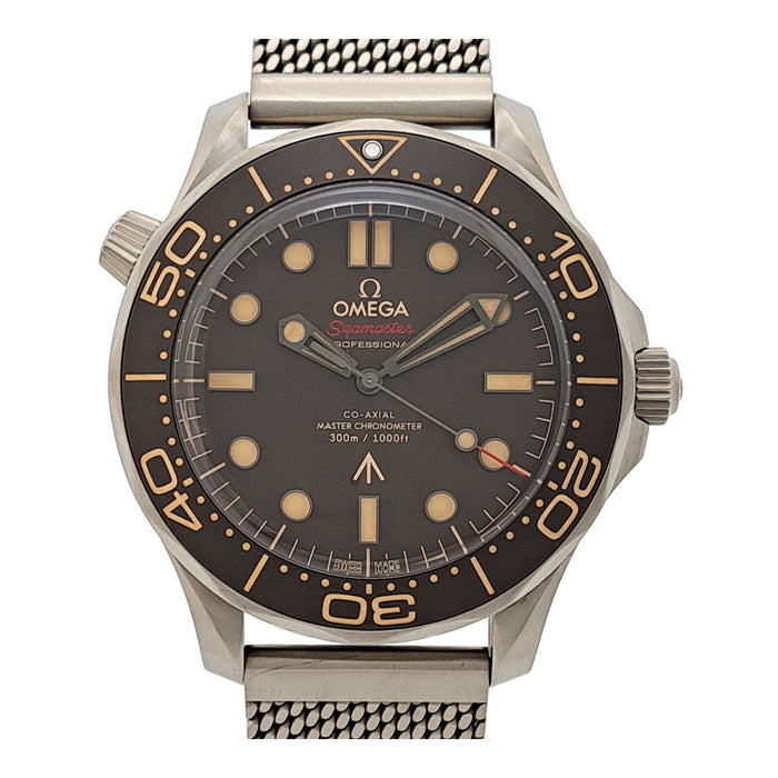 OMEGA 
Seamaster Diver 300 Co-Axial 007 
with box and warranty card