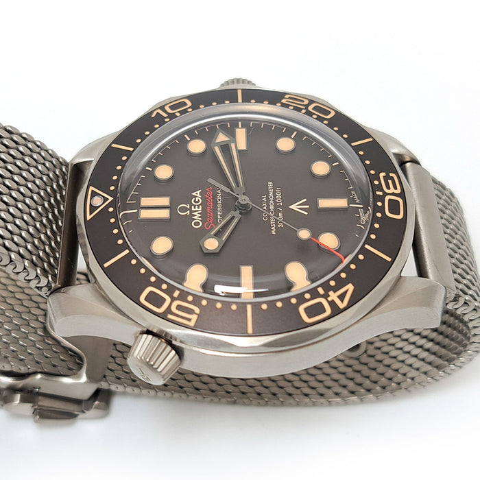 OMEGA 
シーマスター ダイバー300 コーアクシャル 007 
箱ギャラ付