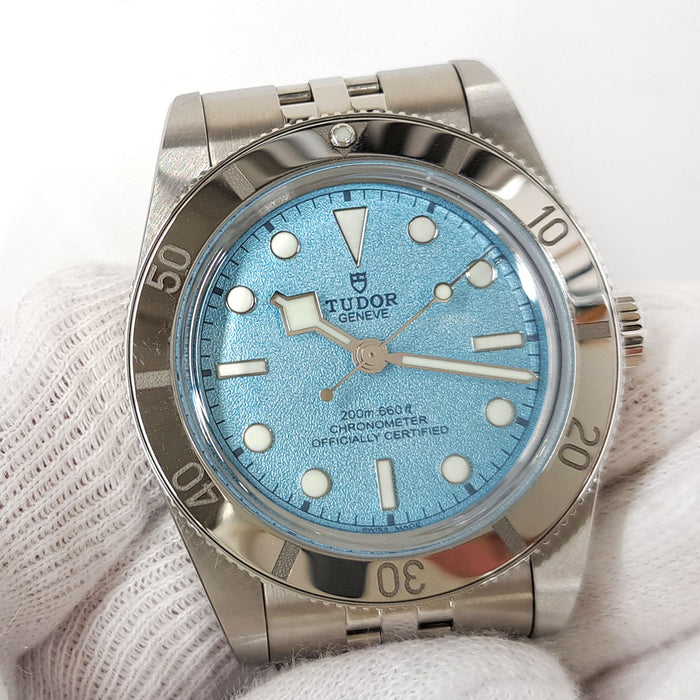TUDOR 
Black Bay 54 Lagoon Blue 
Avec boîte et garantie