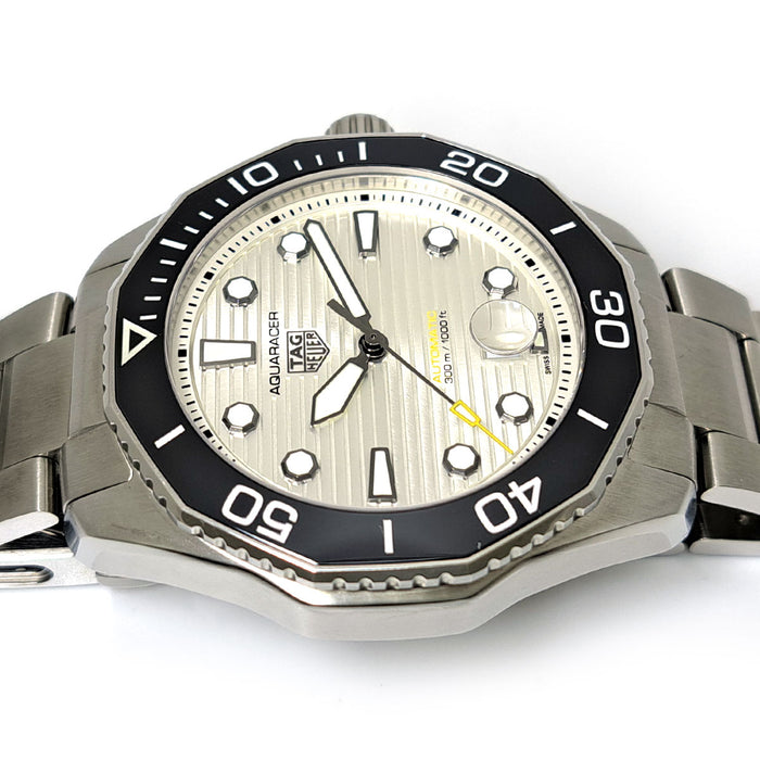 TAG HEUER 
アクアレーサー プロフェッショナル 
箱ギャラ付