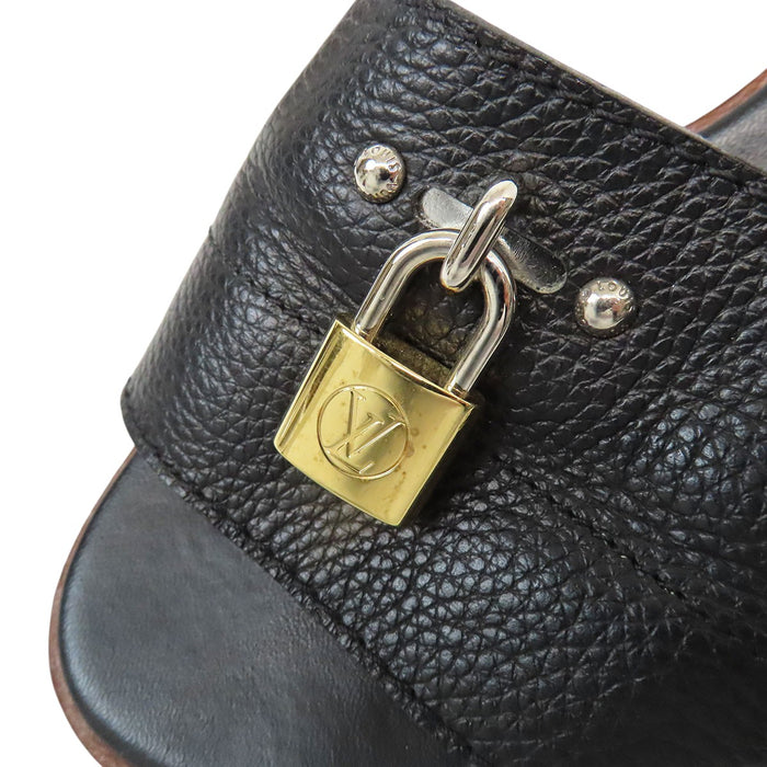LOUIS VUITTON 
LVサークル ロゴ レザー ゴールドカラー金具 シルバーカラー金具 
パドロック チャーム ミュール