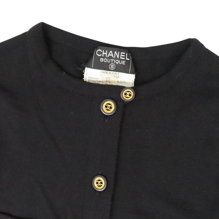 CHANEL 
Bouton Coco CC vintage laine 30870 
Robe tricotée logo Coco