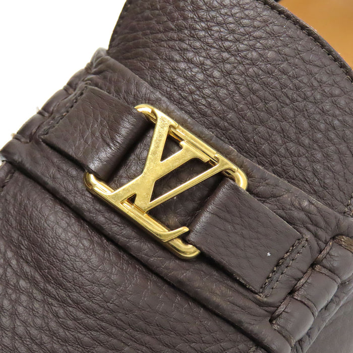 LOUIS VUITTON 
LV ロゴ レザー ゴールドカラーメタル 
エステート ローファー