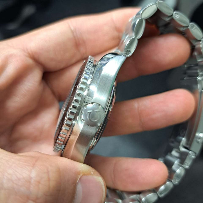 【WHOLESALES】
OMEGA 
232.30.44.22.01.001 
Seamaster Planet Ocean 
Garanzia Pictogramma