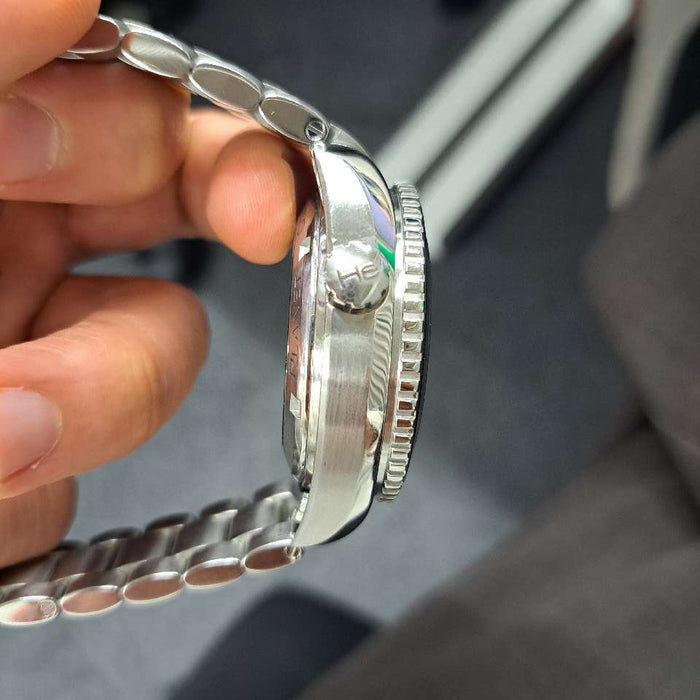 【WHOLESALES】
OMEGA 
232.30.44.22.01.001 
Seamaster Planet Ocean 
Garanzia Pictogramma