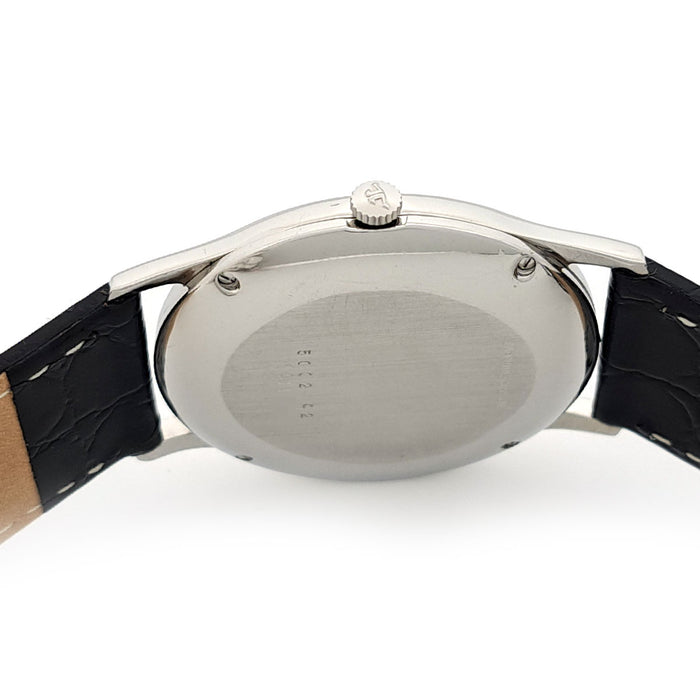 JAEGER-LECOULTRE  
Oval Overhauled