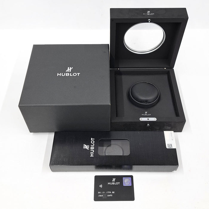 HUBLOT 
ビッグ・バン エボリューション ブラックマジック 
箱ギャラ付