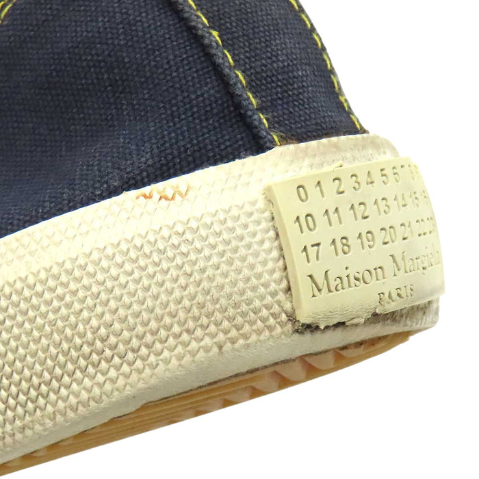 Maison Margiela 
Tabi ロゴ 刺繍 
タビ キャンバス ローカット スニーカー