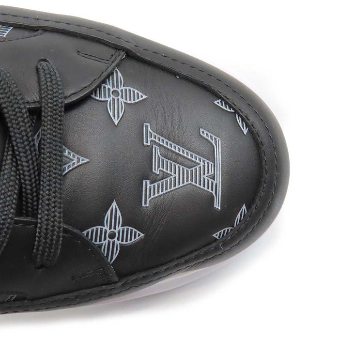 LOUIS VUITTON 
LV ロゴ ローカット レースアップ 
モノグラム ビバリーヒルズ スニーカー
