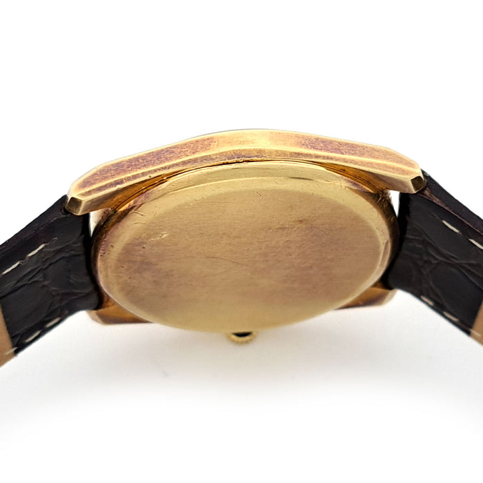 UNIVERSAL GENEVE 
ゴールデンシャドウ デイト オートマティック
