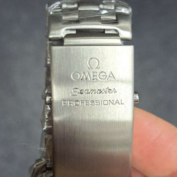 【WHOLESALES】
OMEGA 
2220.8 
箱(内箱劣化)　ギャランティ(日付なし)
