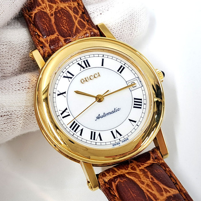 GUCCI 
7200 オートマティック 
箱ギャラ付
