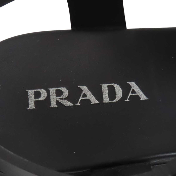 PRADA 
トライアングルロゴ 三角プレート 
モノリス ラバー サンダル