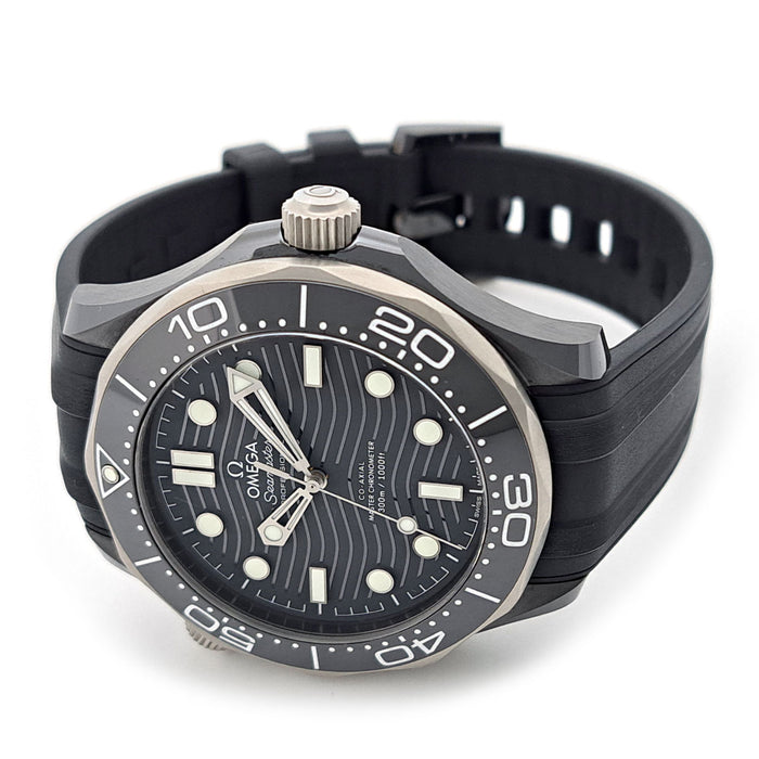 OMEGA  
Seamaster Diver 300M  
With box and warranty card