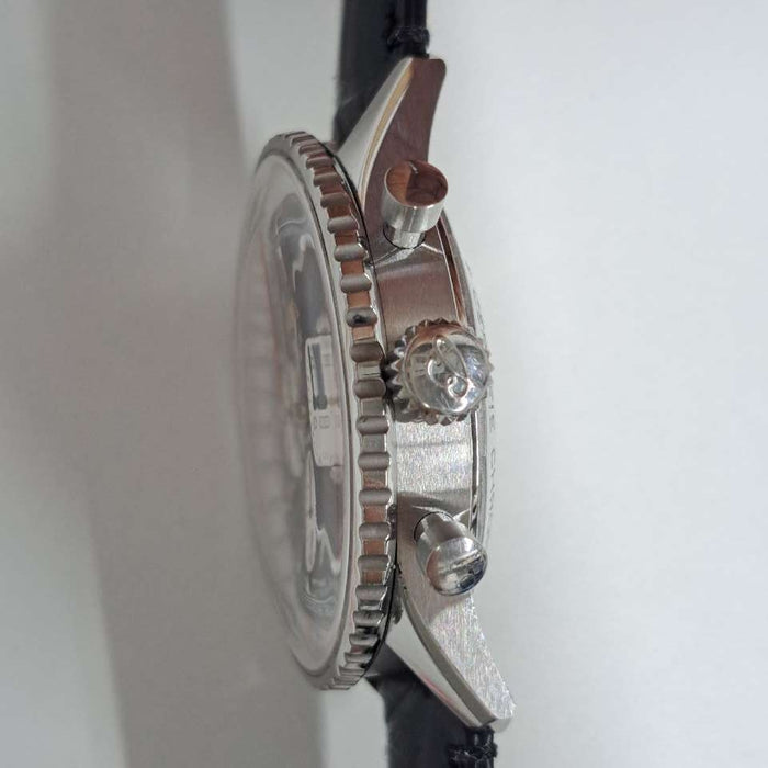 【WHOLESALES】
BREITLING 
AB0138 
箱　ギャランティ　純正レザーベルト×1　純正尾錠×1