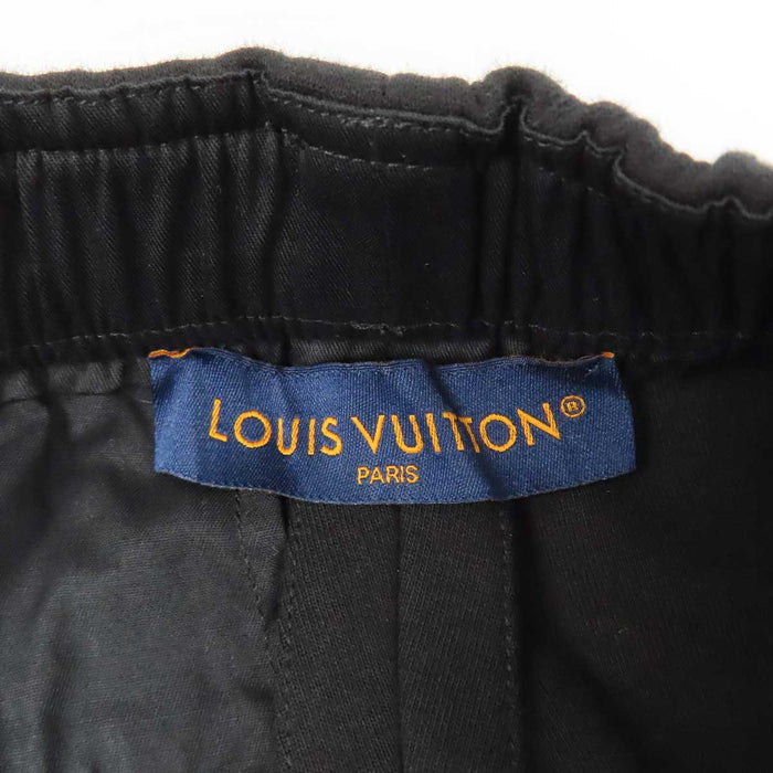 LOUIS VUITTON 
センタープレス コットン混 刺繍 
LV ロゴ スウェット パンツ