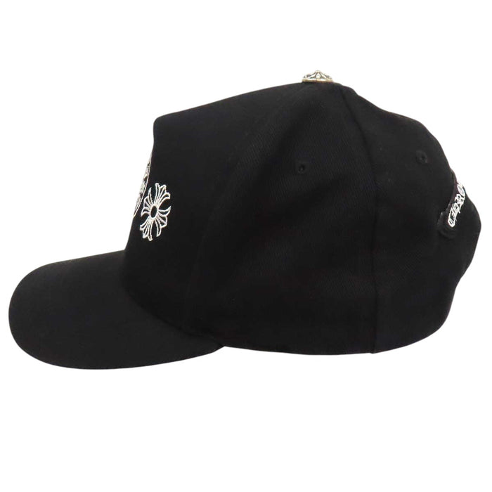 CHROME HEARTS  
CH croce a pallina ricamata in cotone  
Cappellino da baseball CH Plus a ferro di cavallo