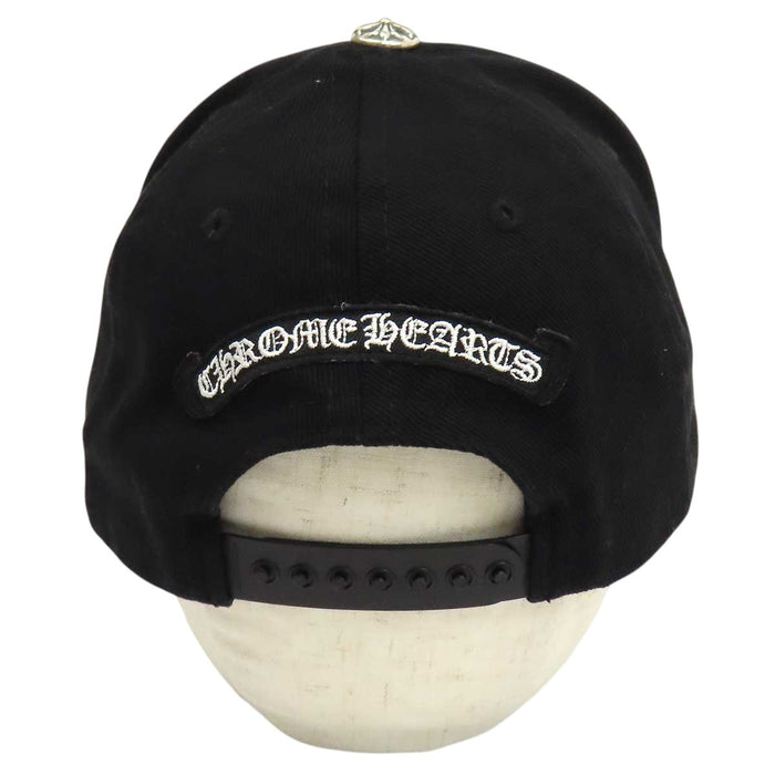 CHROME HEARTS  
CH croce a pallina ricamata in cotone  
Cappellino da baseball CH Plus a ferro di cavallo