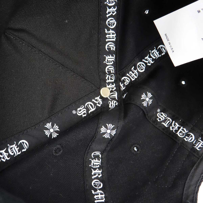 CHROME HEARTS  
CH croce a pallina ricamata in cotone  
Cappellino da baseball CH Plus a ferro di cavallo