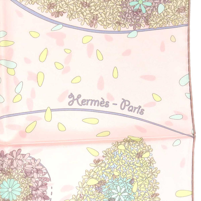 HERMES 
Flower scarf large silk 
Carré 90 OFFRANDES D'UN JOUR floral offering
