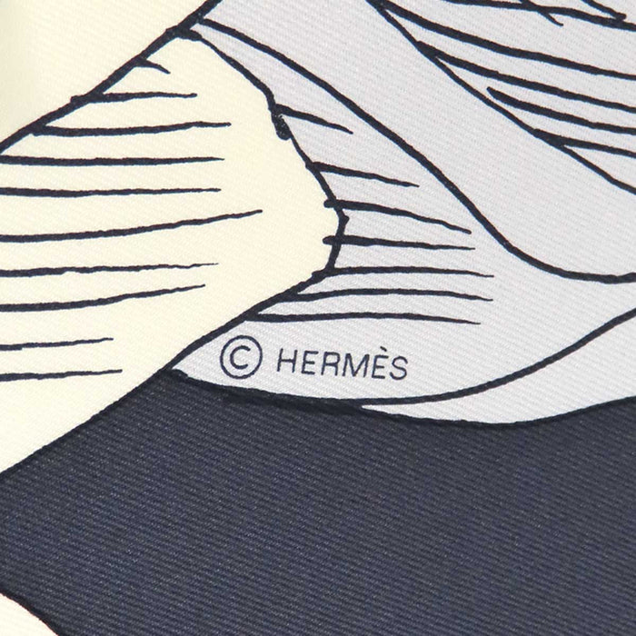 HERMES 
アイリス 花 スカーフ 大判 シルク 
カレ 90 Etude pour un Iris イリスのエチュード