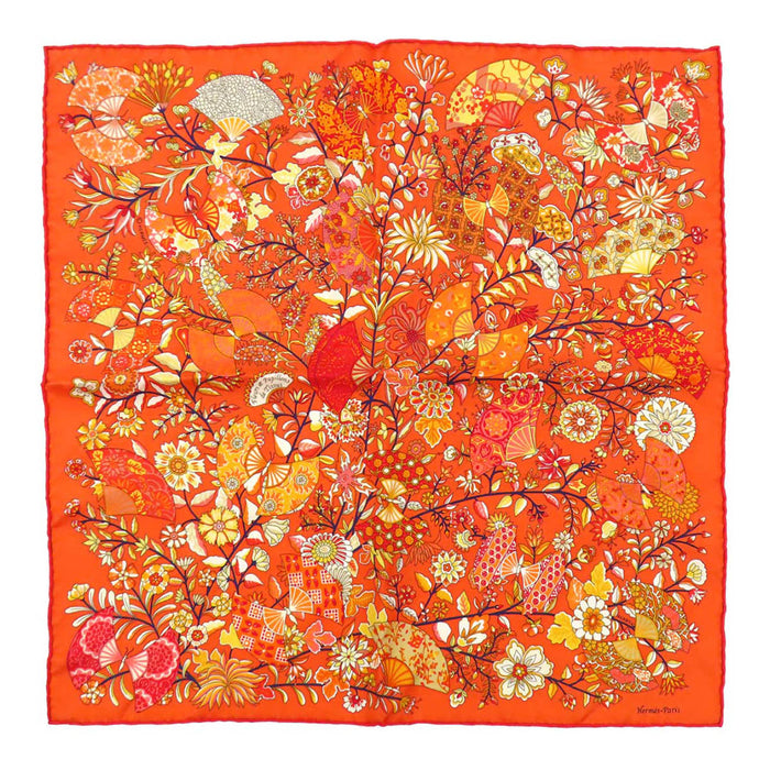 HERMES 
Blooming fabric scarf petit carré silk 
Carré 45 Fleurs et papillons de Tissus flowers and butterflies of fabric