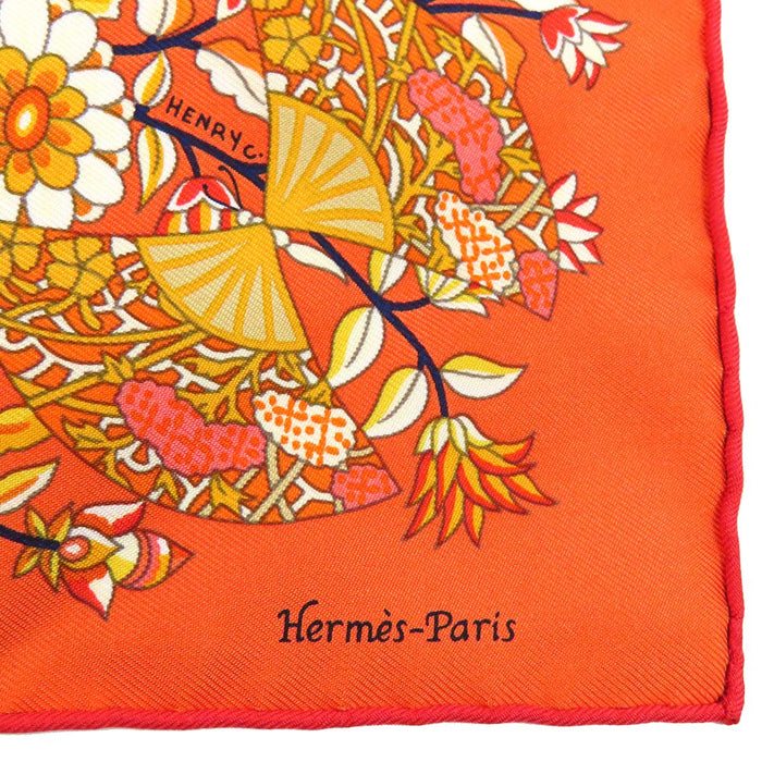 HERMES 
Blooming fabric scarf petit carré silk 
Carré 45 Fleurs et papillons de Tissus flowers and butterflies of fabric