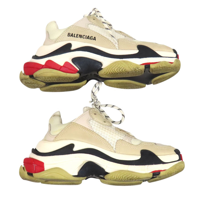 BALENCIAGA 
Triple S 刺繍 エンブロイダリー レースアップ ロゴ 
トリプル S ダッド スニーカー