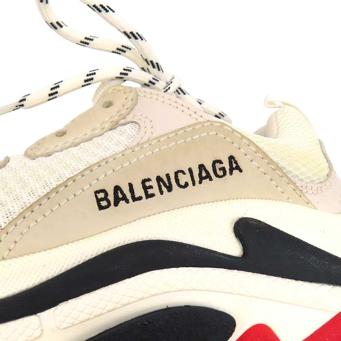 BALENCIAGA 
Triple S 刺繍 エンブロイダリー レースアップ ロゴ 
トリプル S ダッド スニーカー