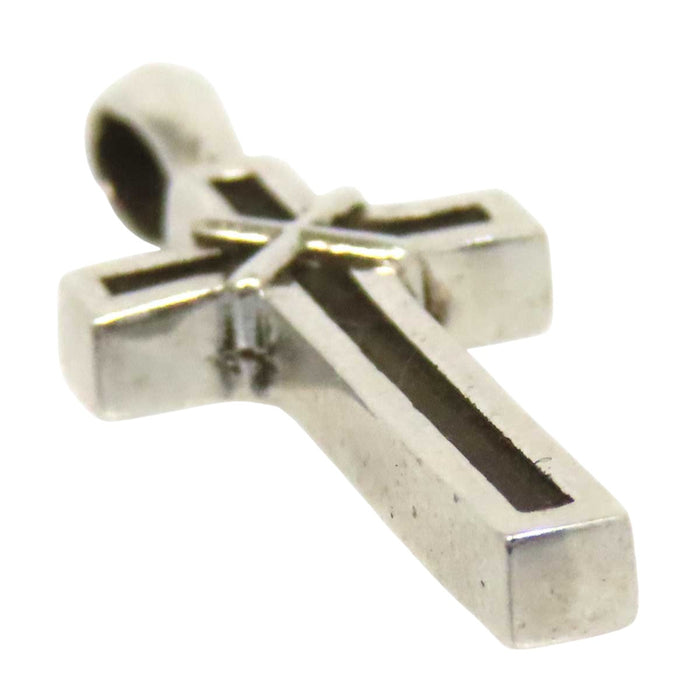 CHROME HEARTS
CH MAPPLE THORPE CRS Silver
Mapplethorpe Cross Charm