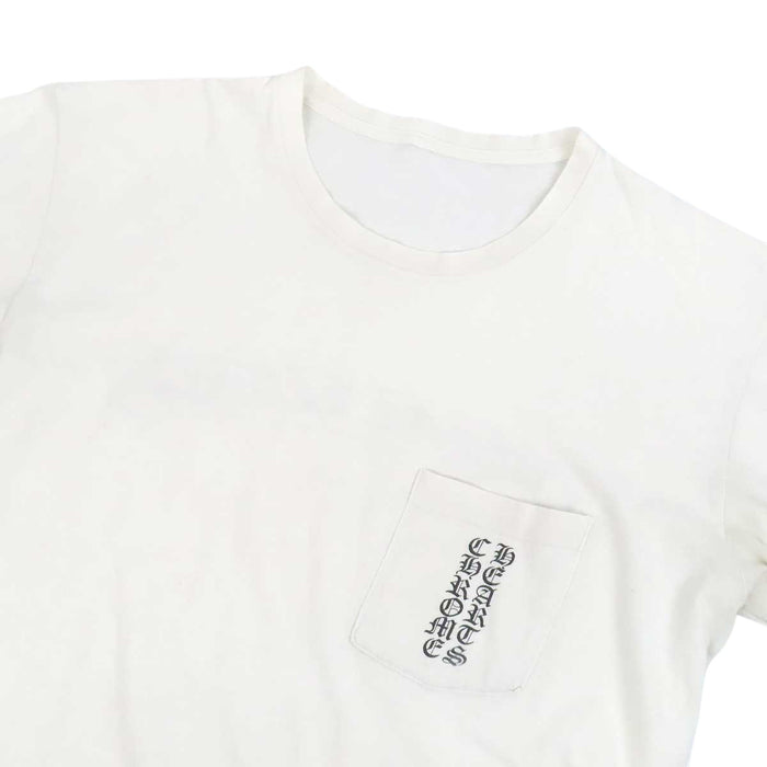 CHROME HEARTS 
CH コットン バーティカルロゴ 
スクロールラベル セメタリークロス Tシャツ