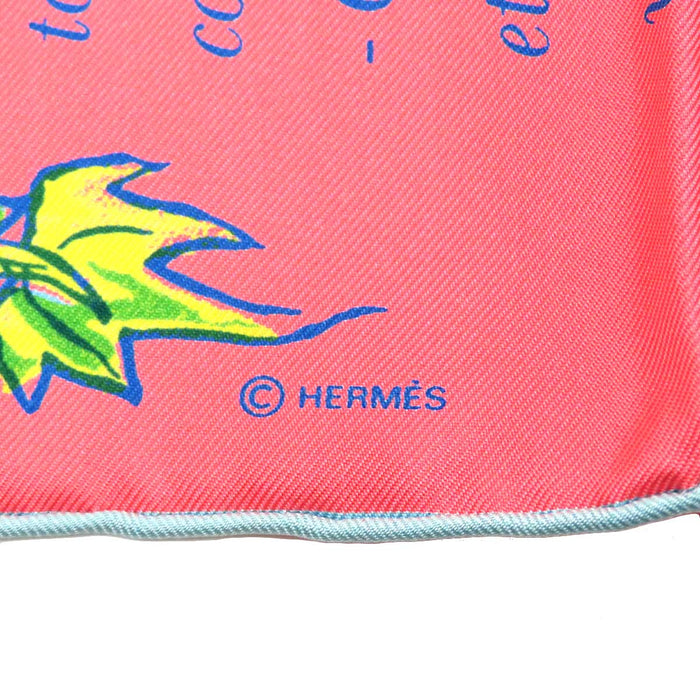 HERMES 
Carré 45 Ester Henwood neckerchief 
Gavroche 45 L'ete de Loula Loula's summer