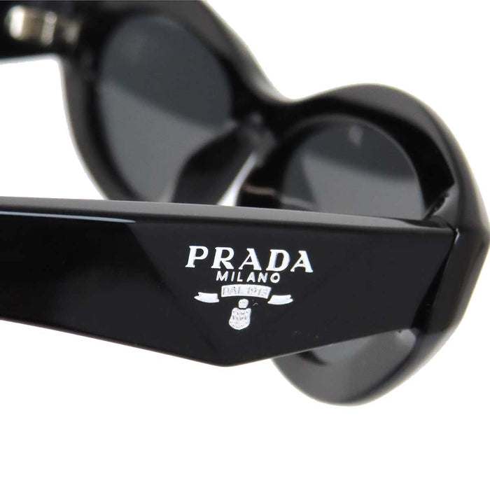 PRADA 
トライアングルロゴ 
シンボル サングラス