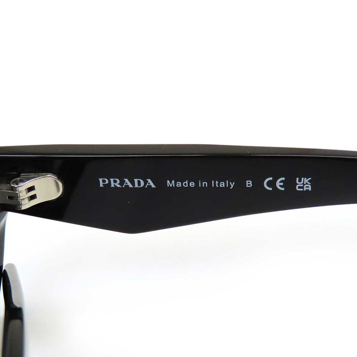 PRADA 
トライアングルロゴ 
シンボル サングラス