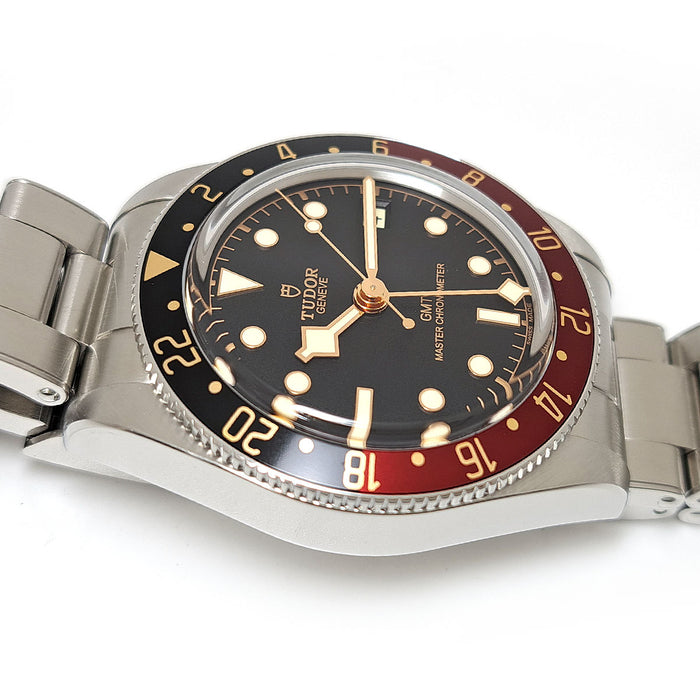 TUDOR  
Black Bay 58 GMT  
With box and warranty card