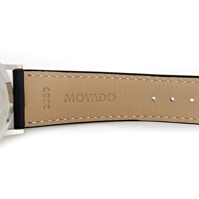 Movado  
Musée  
Avec boîte