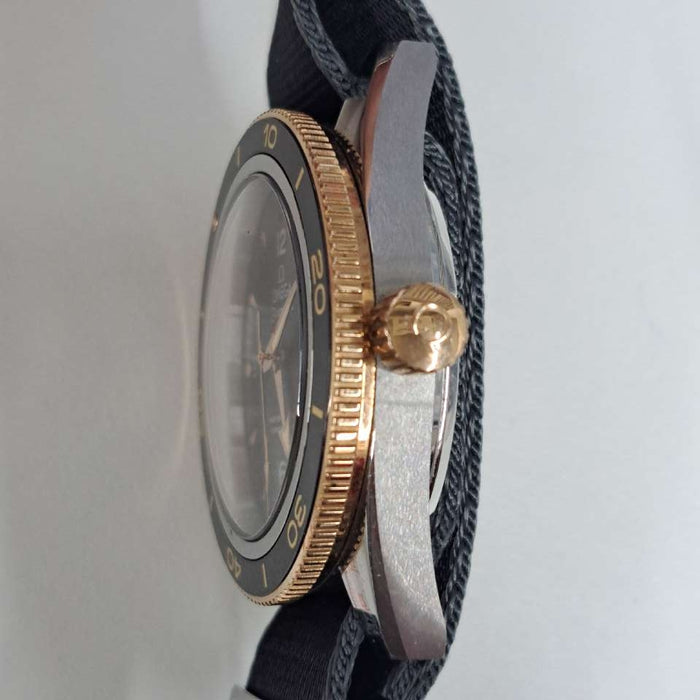 【WHOLESALES】
OMEGA 
233.20.41.21.01.001 
箱　ギャランティ　ピクトグラム　ケース