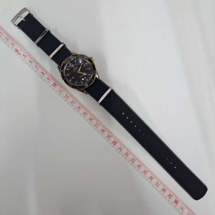 【WHOLESALES】
OMEGA 
233.20.41.21.01.001 
箱　ギャランティ　ピクトグラム　ケース
