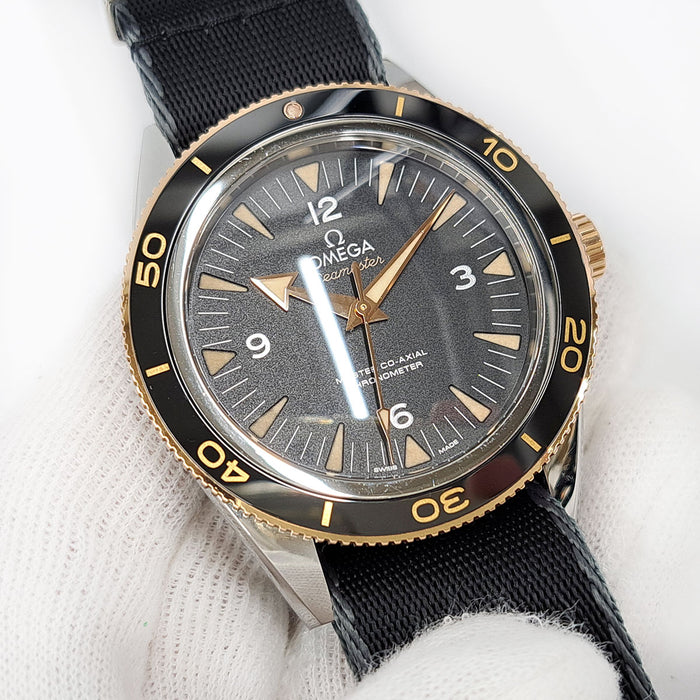 OMEGA 
シーマスター 300 マスター コーアクシャル 
箱ギャラ付