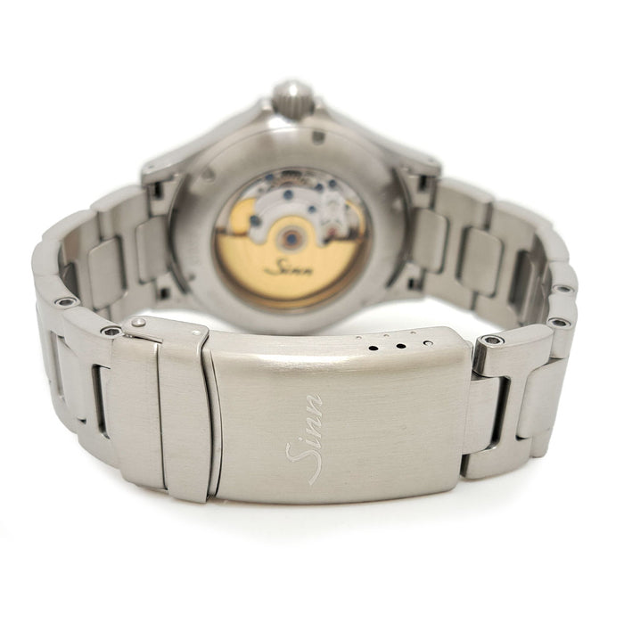 Sinn 
556.M Date 
With Box