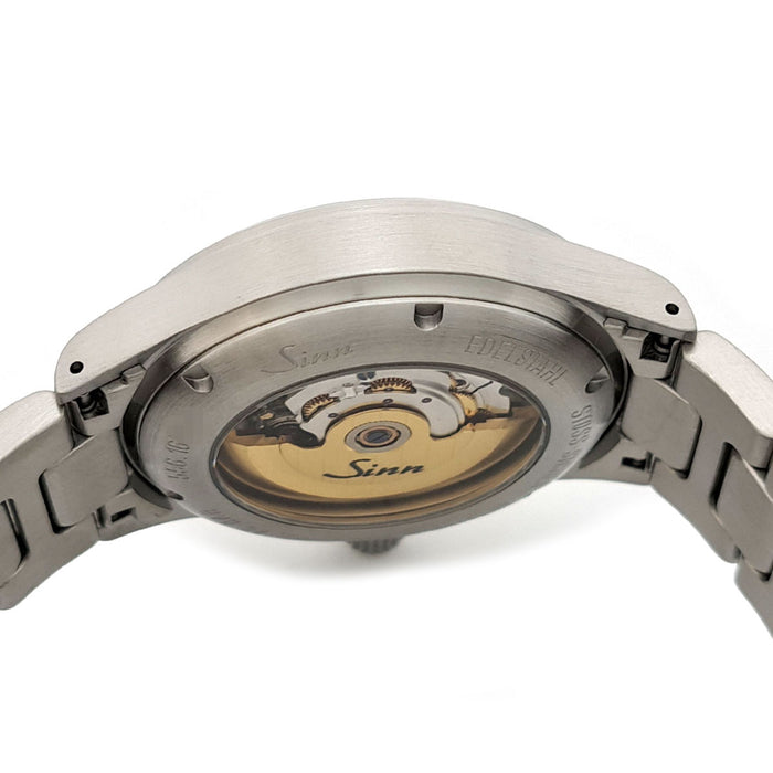 Sinn 
556.M Date 
With Box