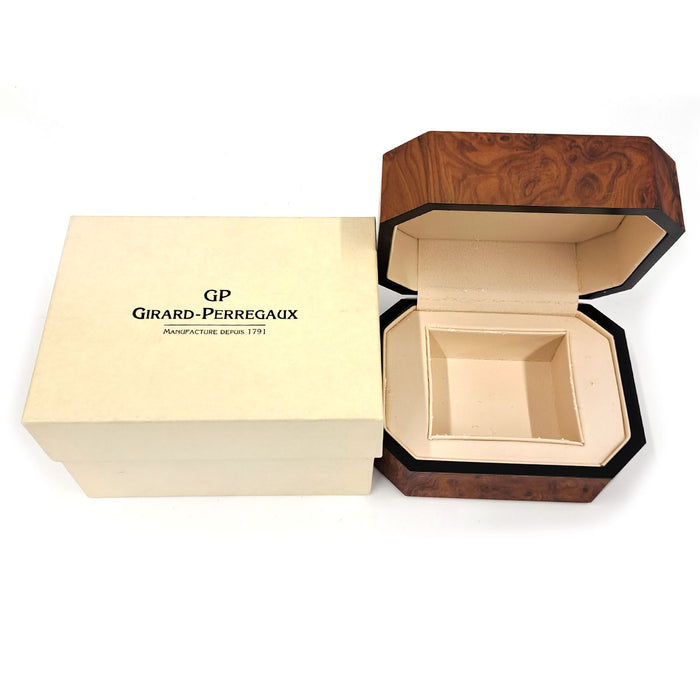 GIRARD-PERREGAUX  
Montre plate  
Avec boîte
