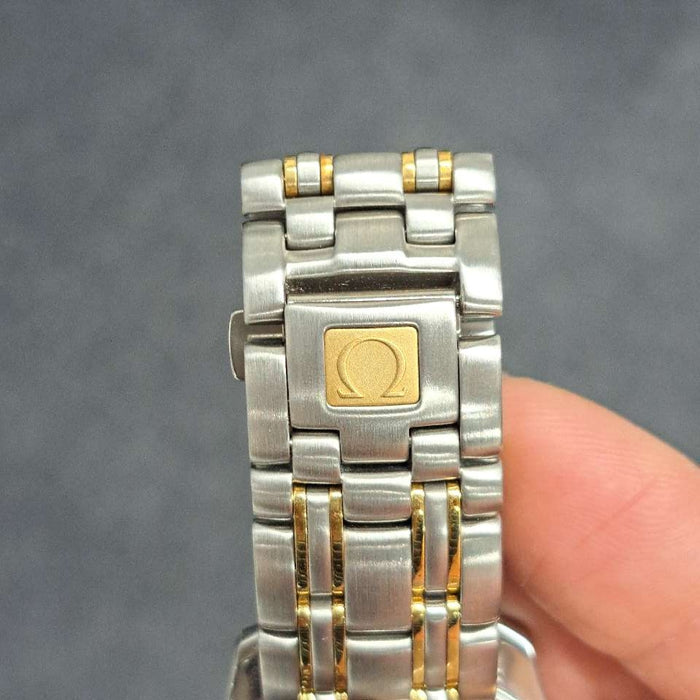 【WHOLESALES】
OMEGA 
2301.1 
箱（外箱汚れ・内箱劣化）　ギャランティ
